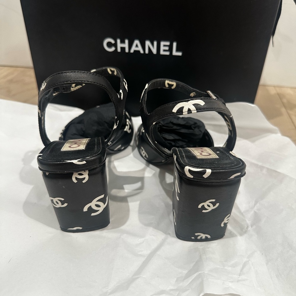 CHANEL Crazy CC Black and White Logo Heels Size 35 - Picture 8 of 15
